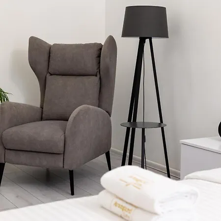 Avangard Horodotska 31 *