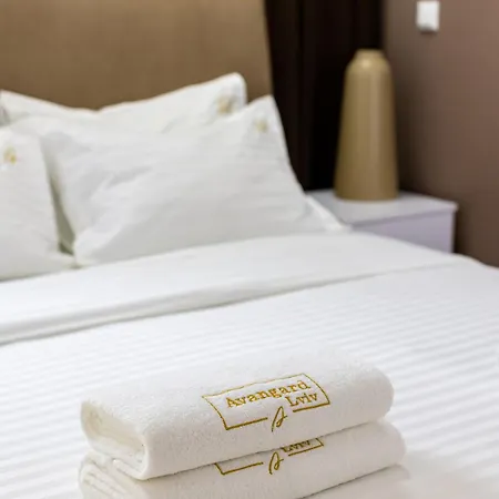 Avangard Horodotska 31 * Lviv