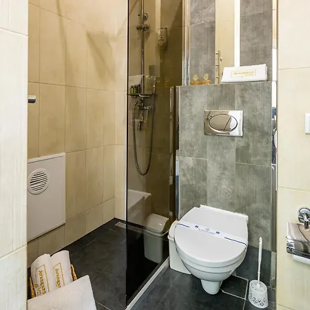 Avangard Horodotska 31 * Lviv