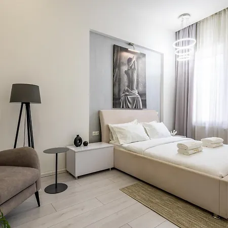 Avangard Horodotska 31 Lviv