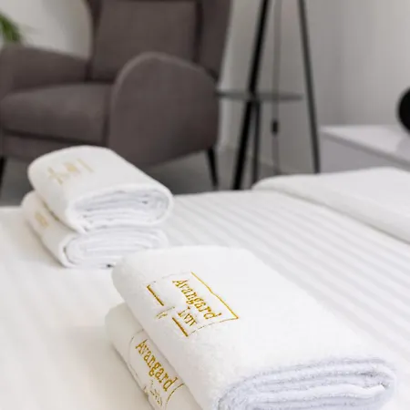 Avangard Horodotska 31 *