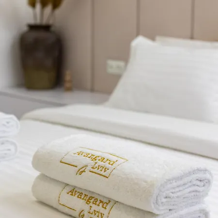 Avangard Horodotska 31 *