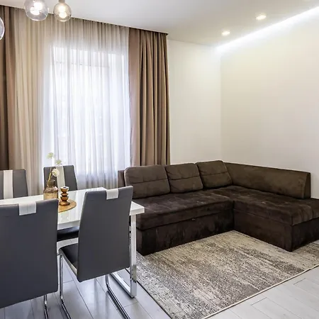 Avangard Horodotska 31 Λβιβ