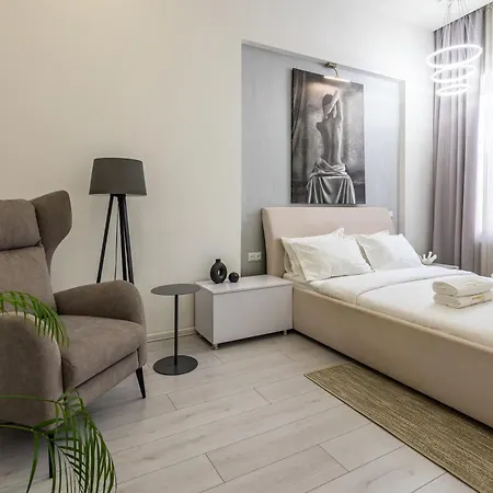 Avangard Horodotska 31 *