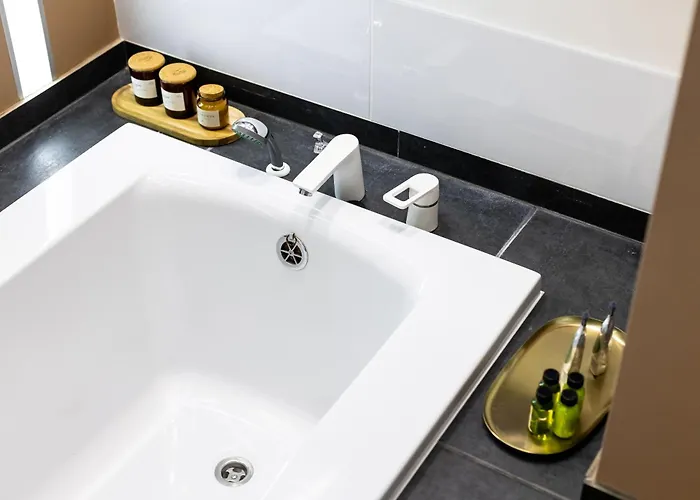 Avangard Horodotska 31 * Lviv