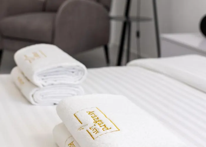 Avangard Horodotska 31 *