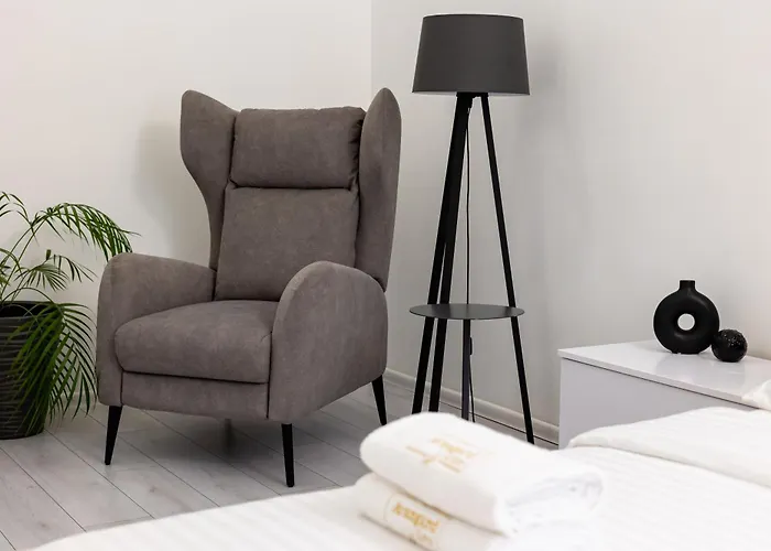 Avangard Horodotska 31 *