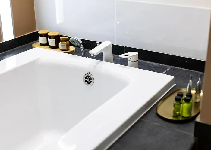 Avangard Horodotska 31 * Lviv