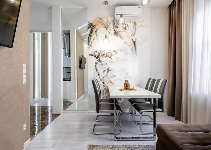 Avangard Horodotska 31 *