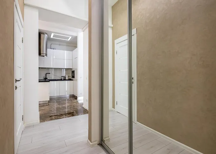 Avangard Horodotska 31 *