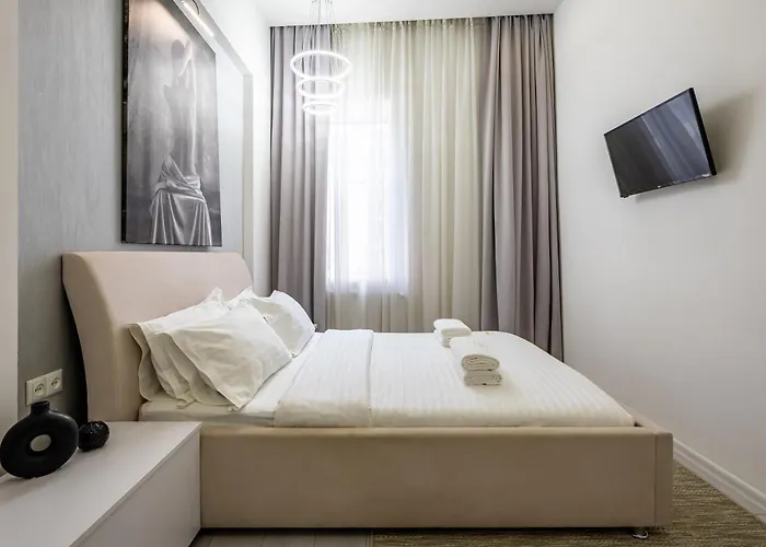 Avangard Horodotska 31 *